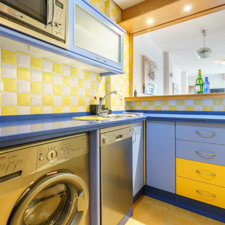 Fantastic Views , on the beach Best Location in Torremolinos - Apartamento de 1 dormitorio - 10