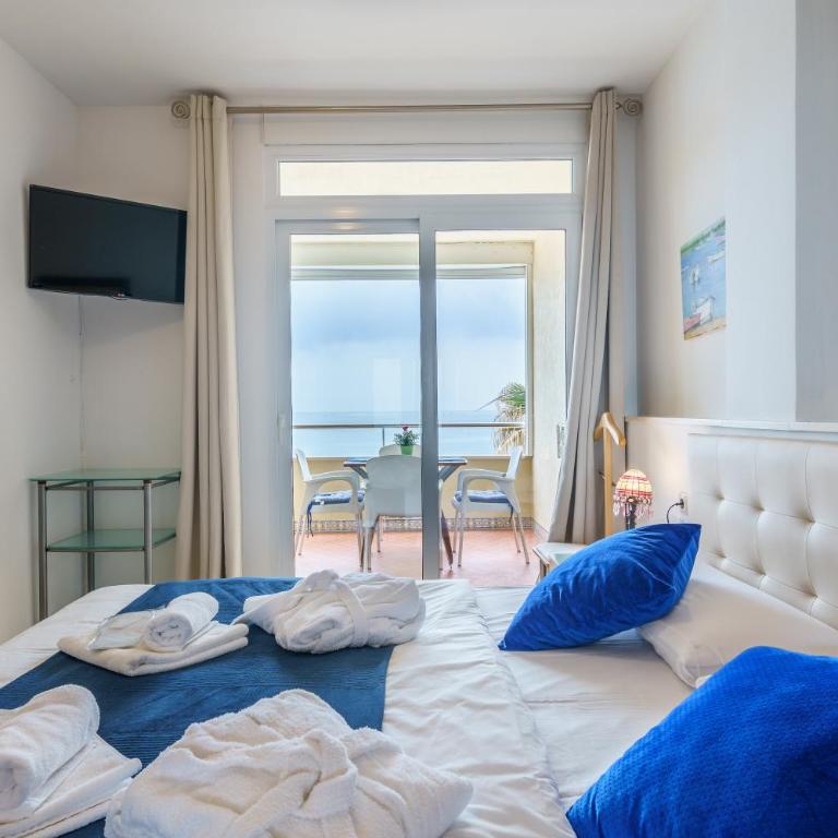 Fantastic Views , on the beach Best Location in Torremolinos - Apartamento de 1 dormitorio - 2