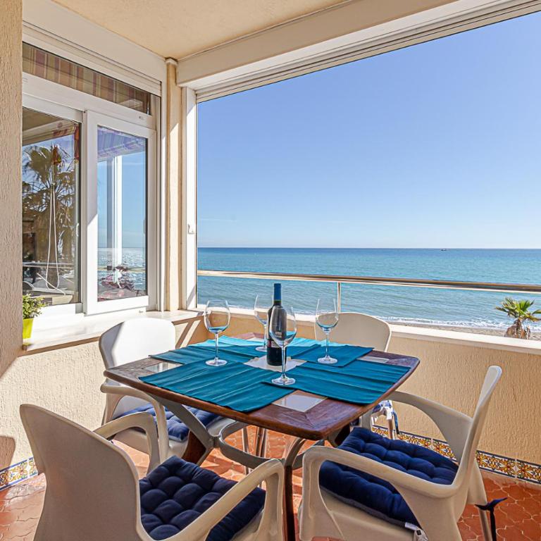 Fantastic Views , on the beach Best Location in Torremolinos - Apartamento de 1 dormitorio - 1