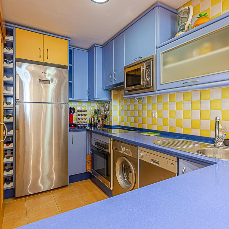 Fantastic Views , on the beach Best Location in Torremolinos - Apartamento de 1 dormitorio - 9