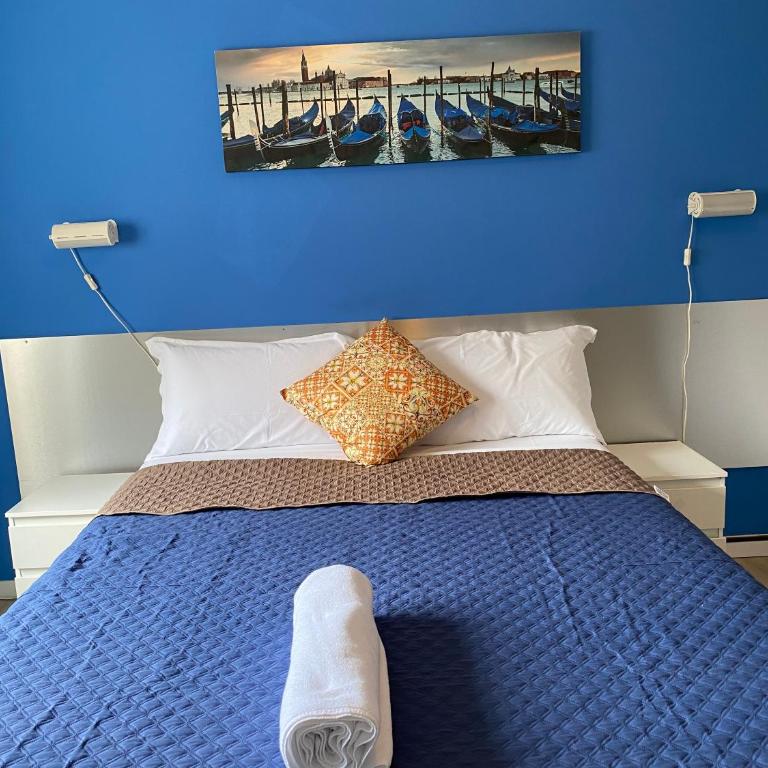 Venice Stay - Camera Tripla con Bagno in Comune - 3
