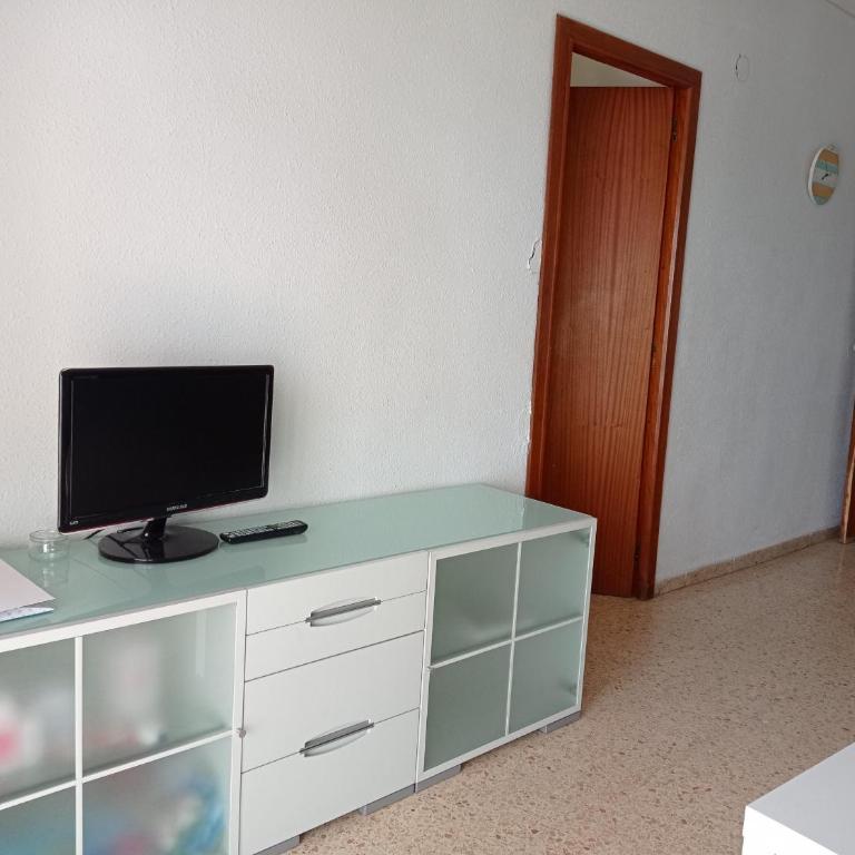 Apartamentos Bonaire 1ª Linea Wifi Solo Familias Serviplaya - Apartamento con terraza - 4