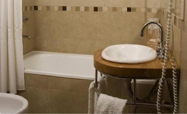 Hosteria Roblesur - Habitación Doble - 1 o 2 camas - 4