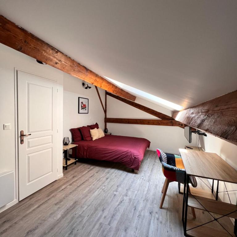 Beau T4 au cœur du centre ville - Three-Bedroom Apartment - 13