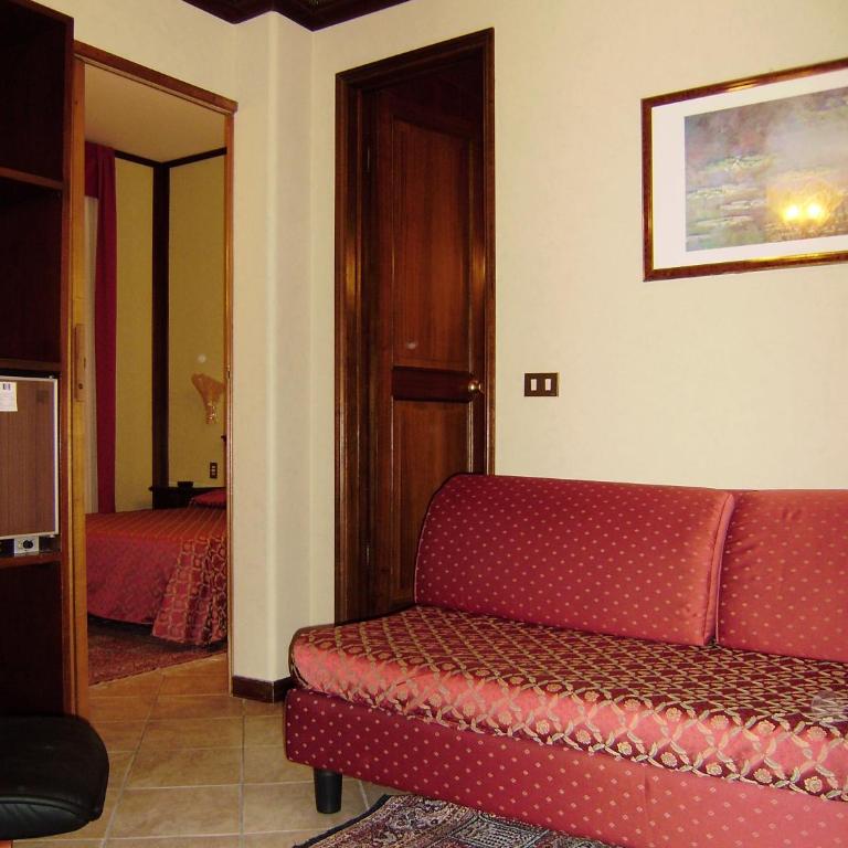 Hotel Italia City Center - Camera Tripla Classic - 6
