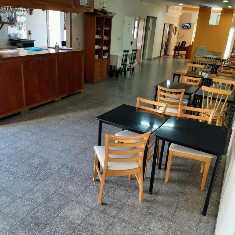 LOWCOST MADRYN - Habitación Triple Estándar - 6