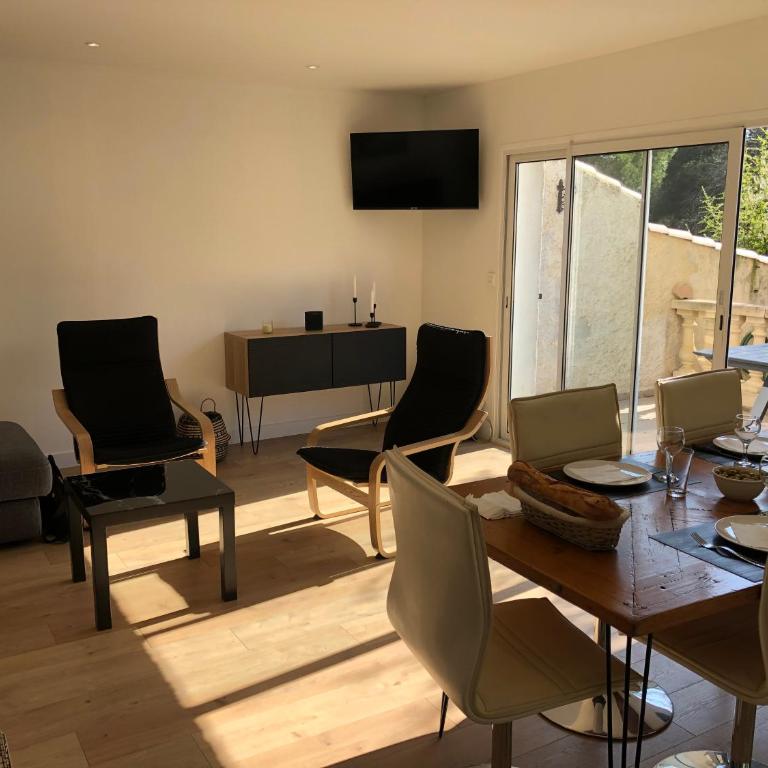 Maison la Londe - Three-Bedroom House - 43