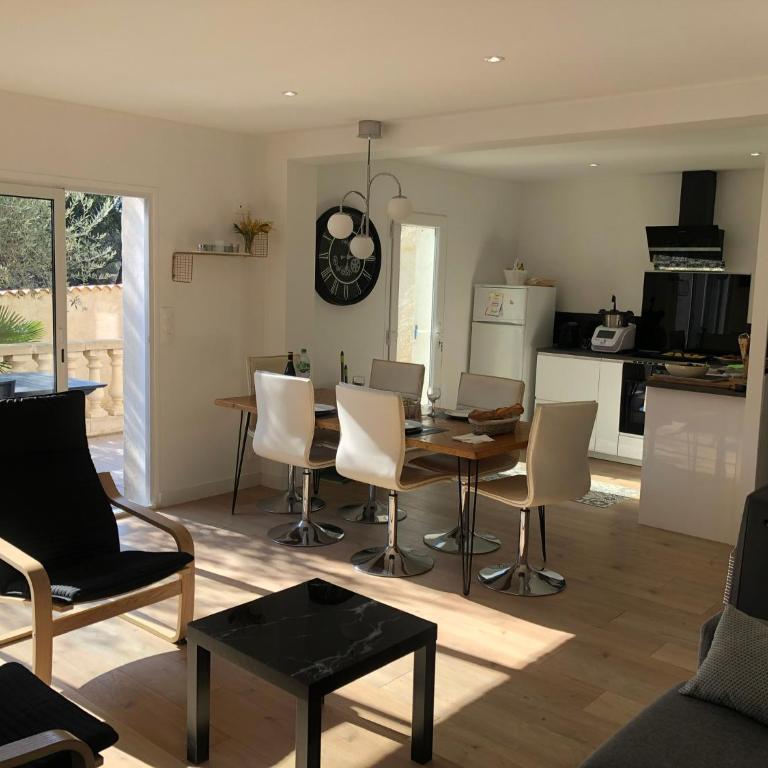 Maison la Londe - Three-Bedroom House - 1