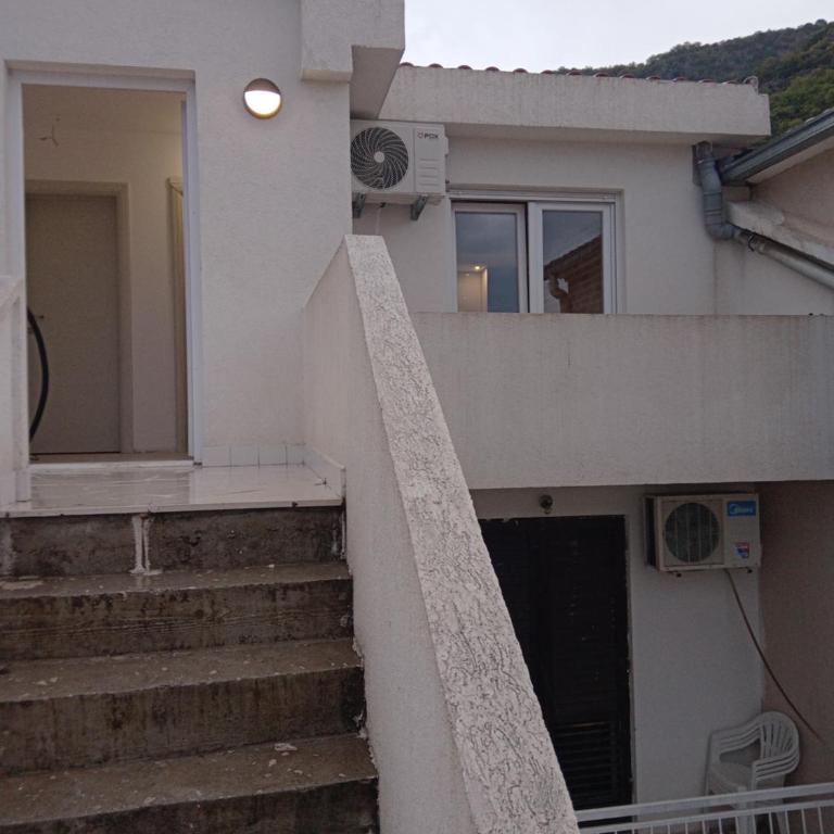 Budva stan Natasa - Two-Bedroom Apartment - 57