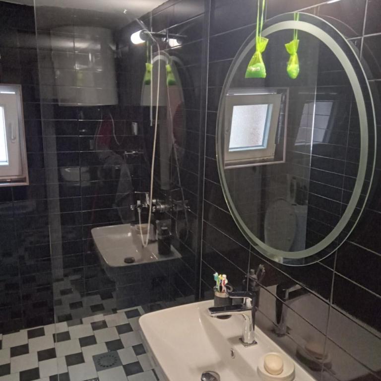 Budva stan Natasa - Two-Bedroom Apartment - 40