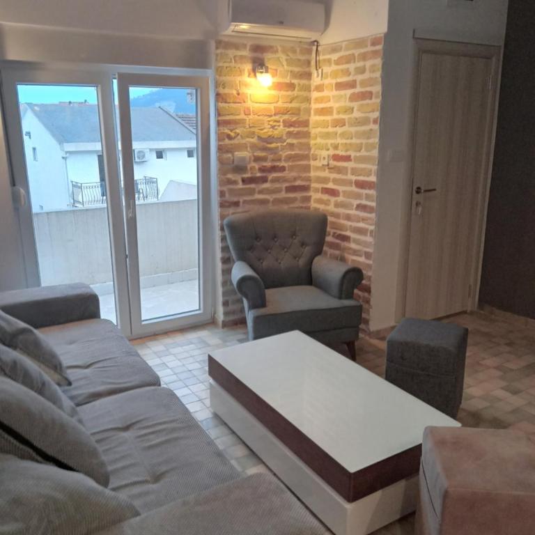 Budva stan Natasa - Two-Bedroom Apartment - 14