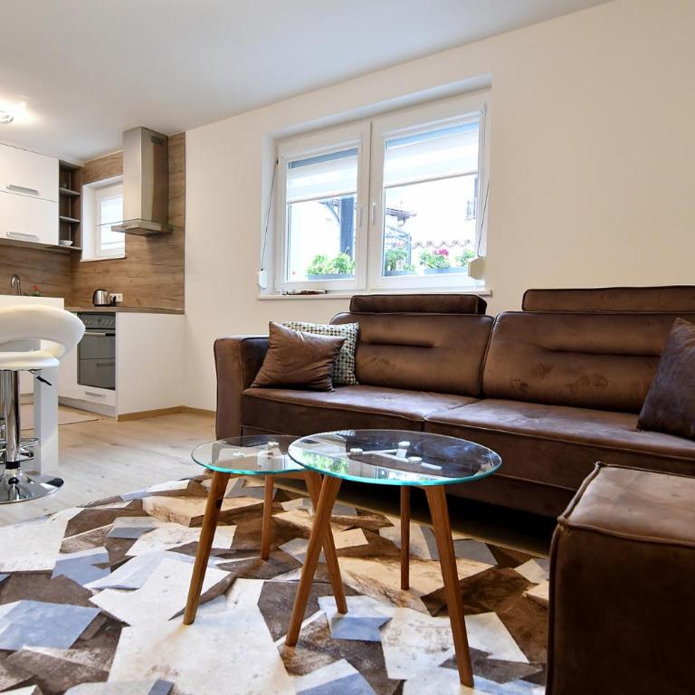 Garden of Dreams & Free Private Parking - Apartment with City View - 4