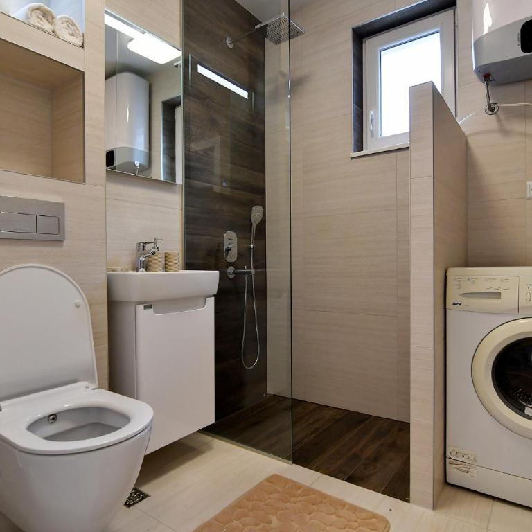 Garden of Dreams & Free Private Parking - Apartment with City View - 14