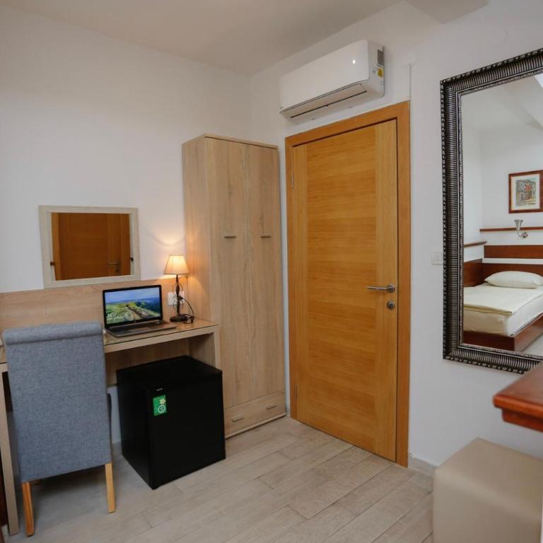 Hotel - Villa Lejla - Comfort Triple Room - 5