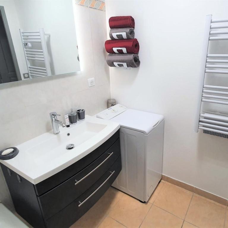 L'Atalante, 2 pièces 47m2 rénové résidence piscine - Appartement 1 Chambre - 14