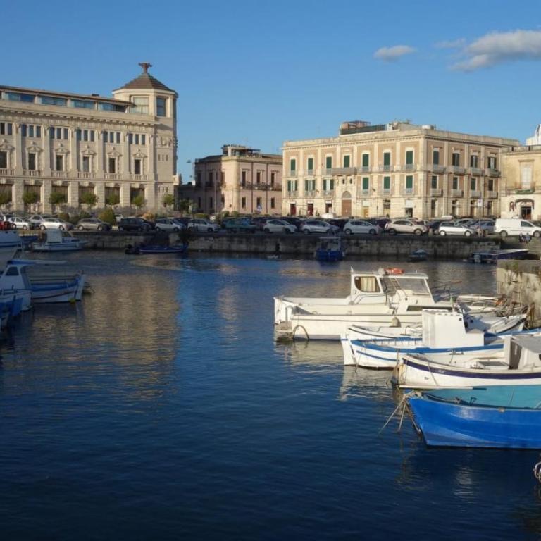 La casa con il terrazzo,via arizzi Ortigia - Casa con 1 Camera da Letto - 32
