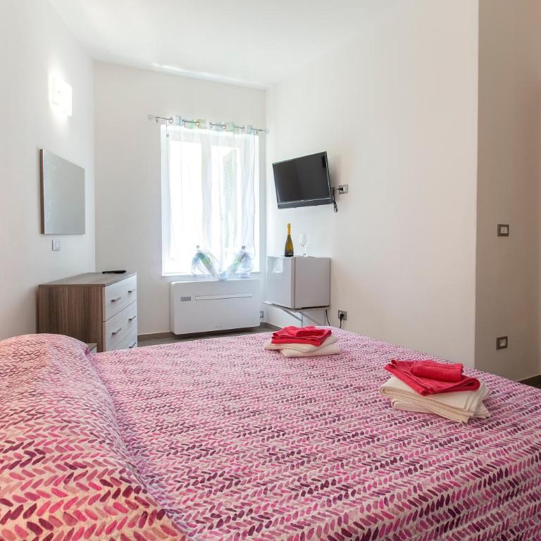 Nonna Adelina Apartments & rooms - Double Room with Private Bathroom - 12
