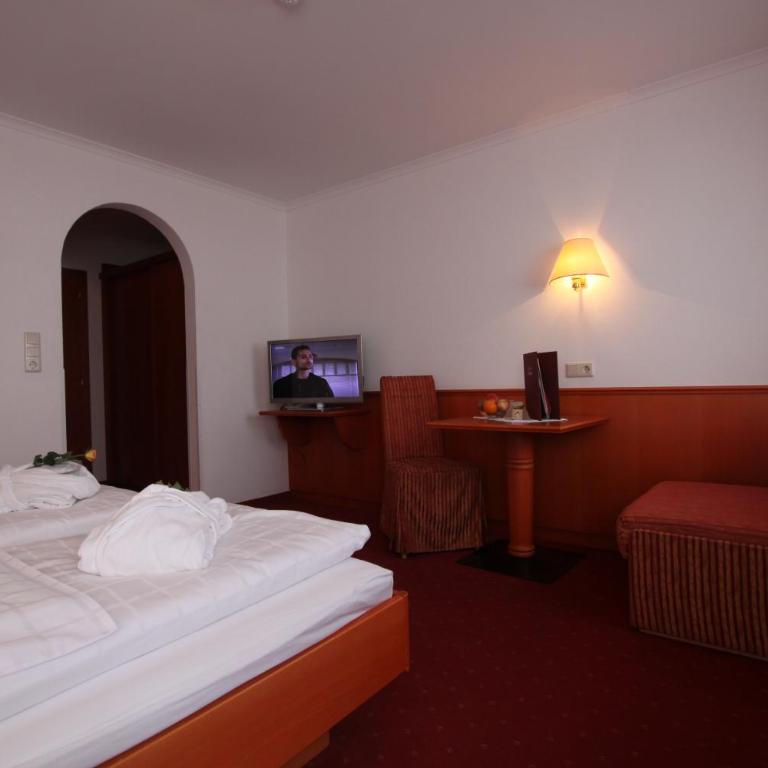 Gast- und Ferienhof Christler - Doppelzimmer mit Balkon - 10