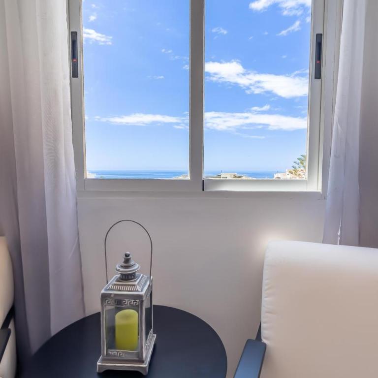 Panamanian Blue Sea View Flat - Three-Bedroom Apartment - 21