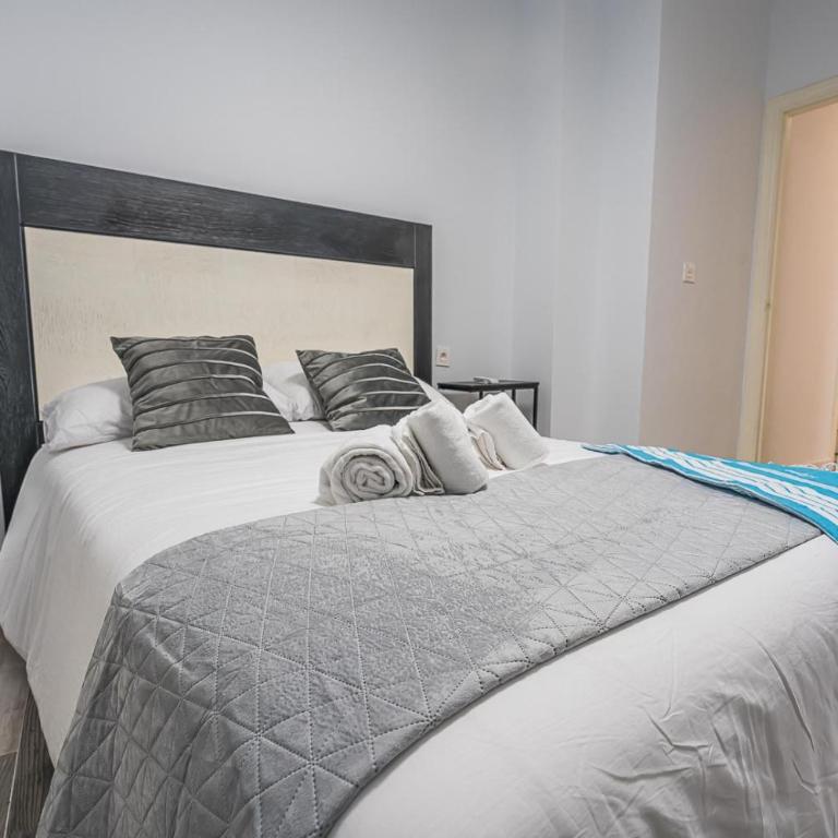 Panamanian Blue Sea View Flat - Three-Bedroom Apartment - 26