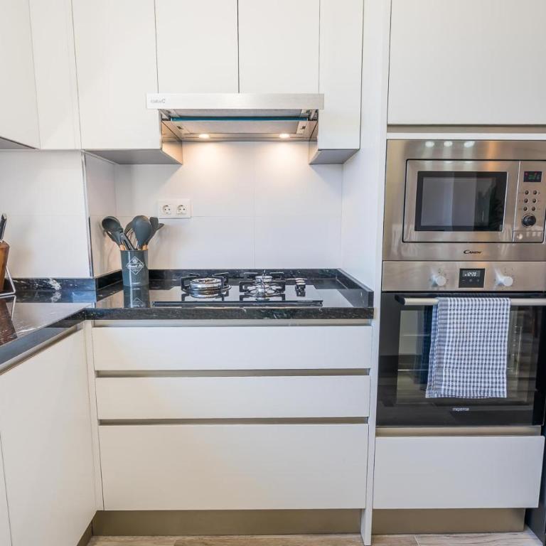 Panamanian Blue Sea View Flat - Three-Bedroom Apartment - 7