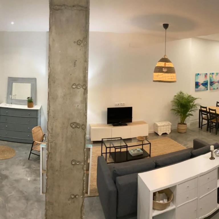 Acogedor apartamento en semisótano con patio y cerca de la Plaza de España - Apartamento de 1 dormitorio - 3