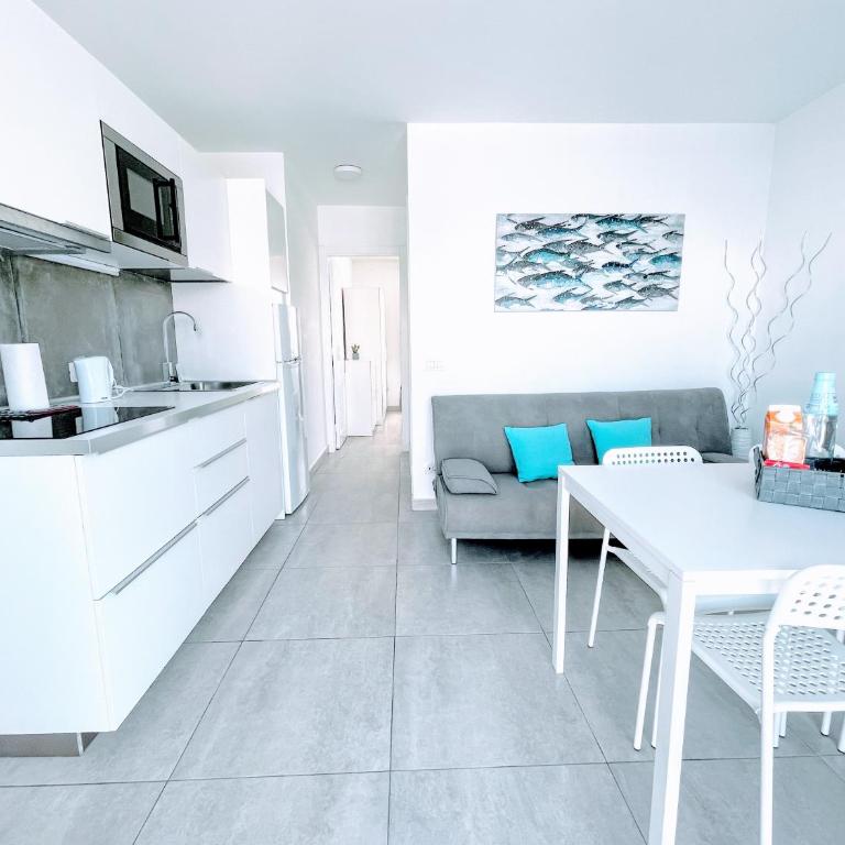 Blue Island Pool View & Wi-Fi by iRent Fuerteventura - Apartamento con vistas a la piscina - 3