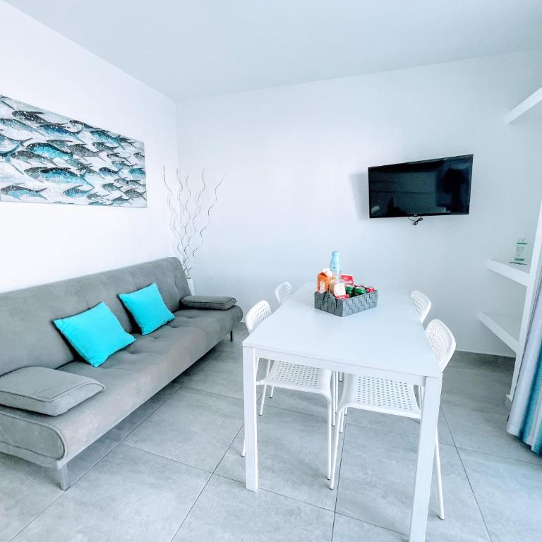 Blue Island Pool View & Wi-Fi by iRent Fuerteventura - Apartamento con vistas a la piscina - 18