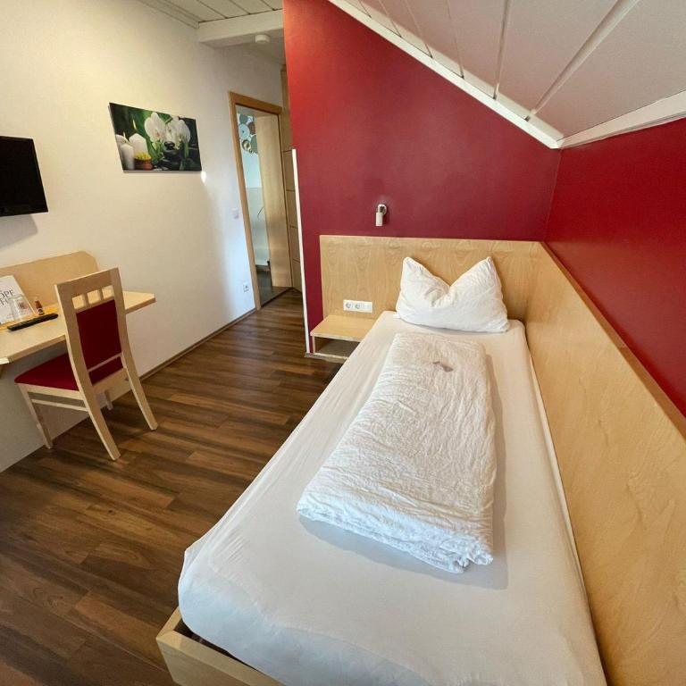 Pension Tulpe - Einzelzimmer mit Dusche - 6