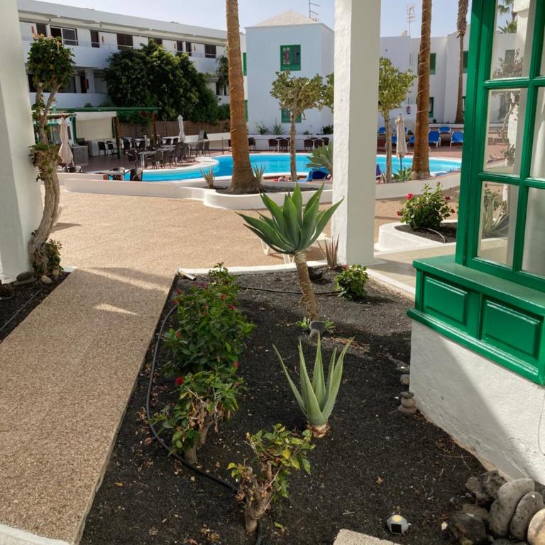 Lovely pool view apartment near beach, Luz y Mar + Vv License - Two-Bedroom Apartment - 15