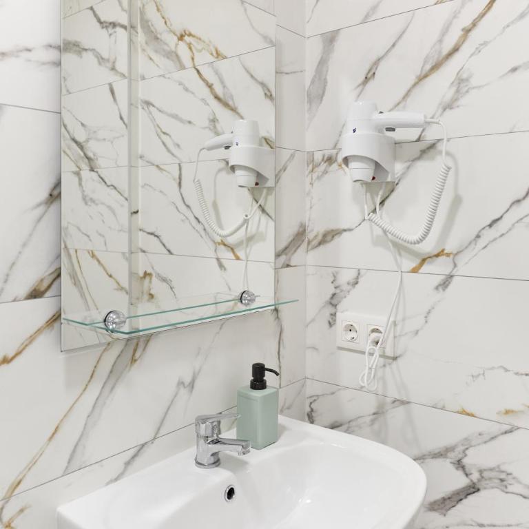 Casa SaMARa - Double or Twin Room with Private Bathroom - 9