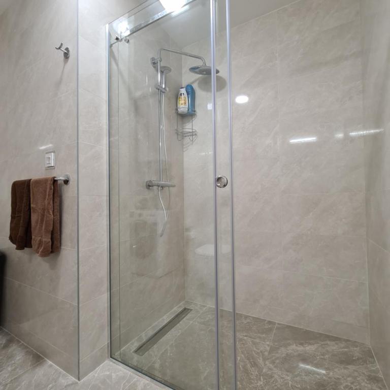 Green Apartments Podgorica With Garage - One-Bedroom Apartment - 3