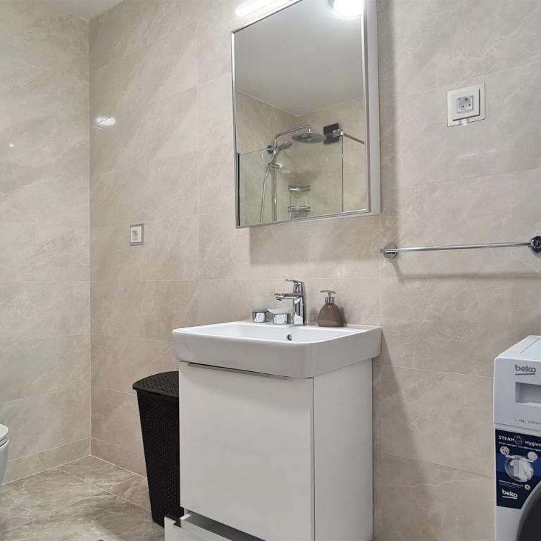Green Apartments Podgorica With Garage - Two-Bedroom Apartment - 11