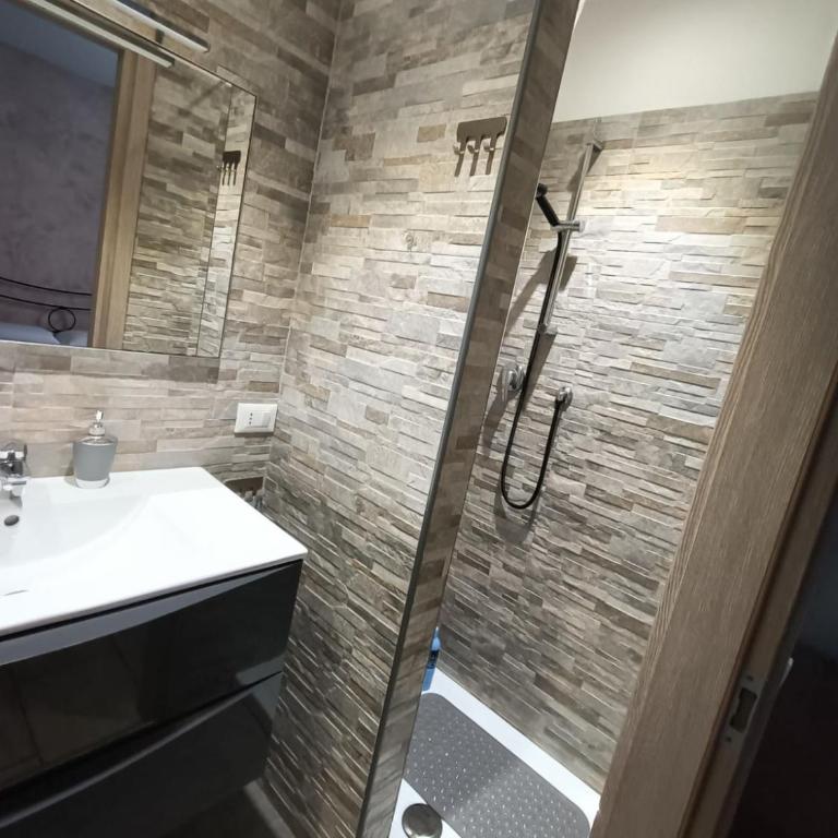 Affittacamere V Torre V Nigrisoli a Porta San Vitale - Double Room with Private Bathroom - 11