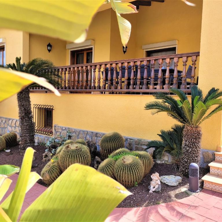 Villa with private pool and tennis court 150 metres from the sea-Villa el Olivo - Villa - 13