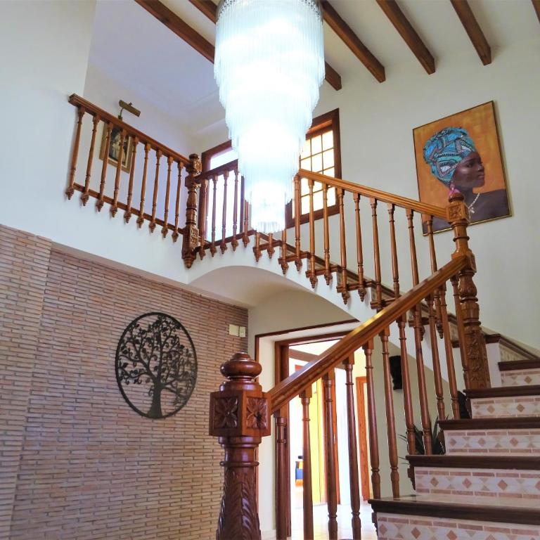 Villa with private pool and tennis court 150 metres from the sea-Villa el Olivo - Villa - 22