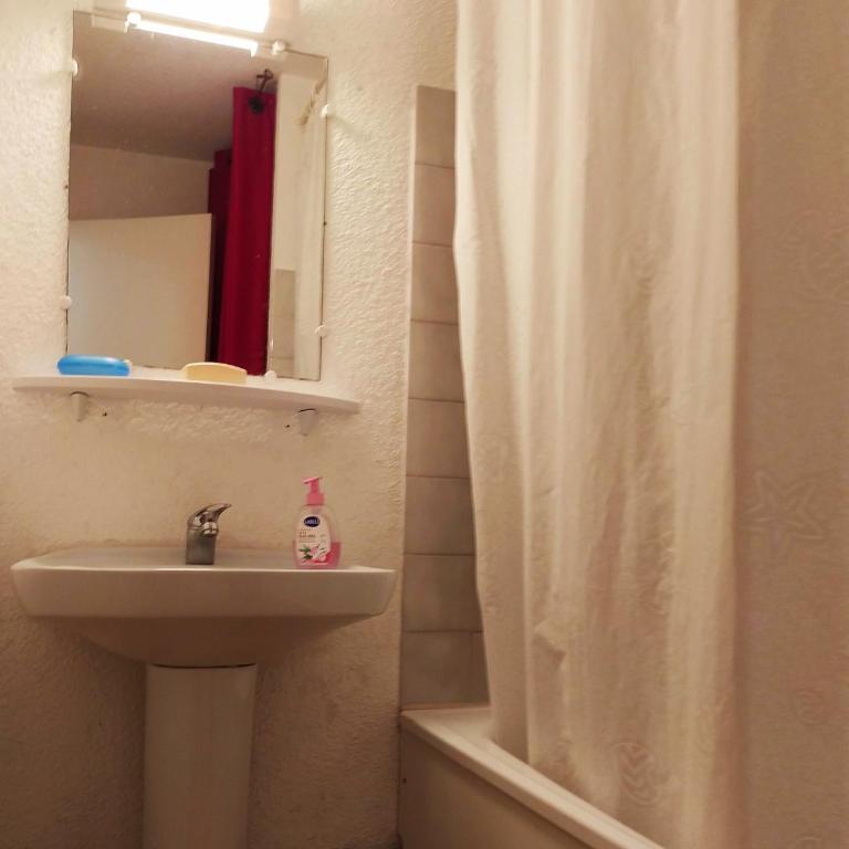 T2 au calme, entre mer et pinède. - Appartement 1 Chambre - 5