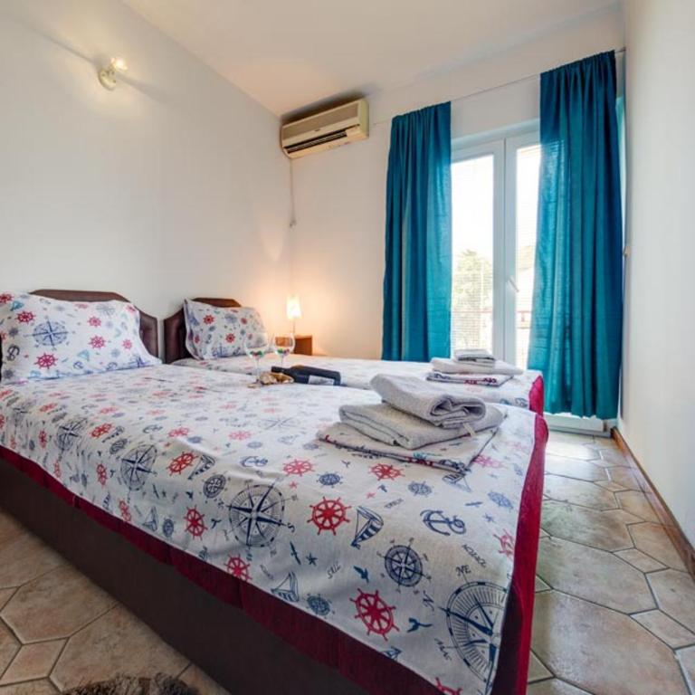 Sunny Grapes Apartments - Dvokrevetna Soba sa Bračnim Krevetom i Balkonom - 4