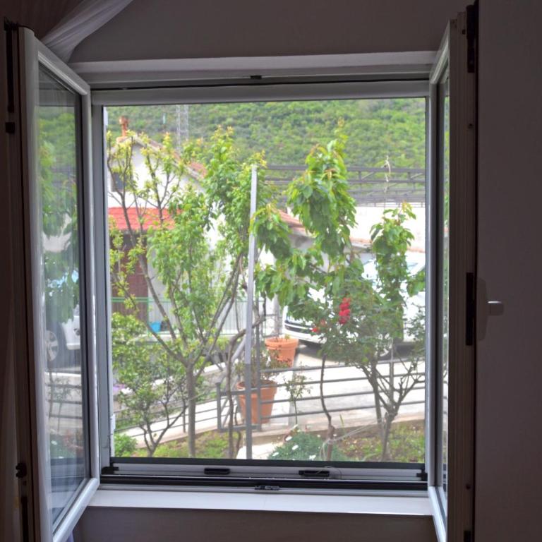 Tivat Apartments - Dvokrevetna Soba sa Bračnim Krevetom i Pogledom na Planinu - 10