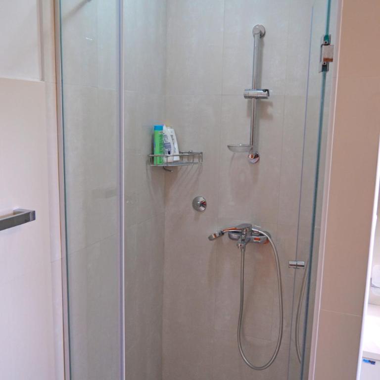 Tivat Apartments - Deluks Dvokrevetna Soba sa Bračnim Krevetom - 16