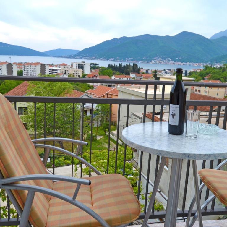Tivat Apartments - Deluks Dvokrevetna Soba sa Bračnim Krevetom - 1