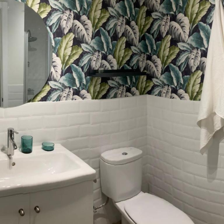 Acogedor apartamento en semisótano con patio y cerca de la Plaza de España - Apartamento de 1 dormitorio - 2