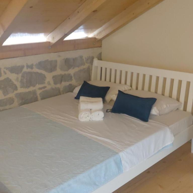 Casa Vecchia - One-Bedroom House - 38