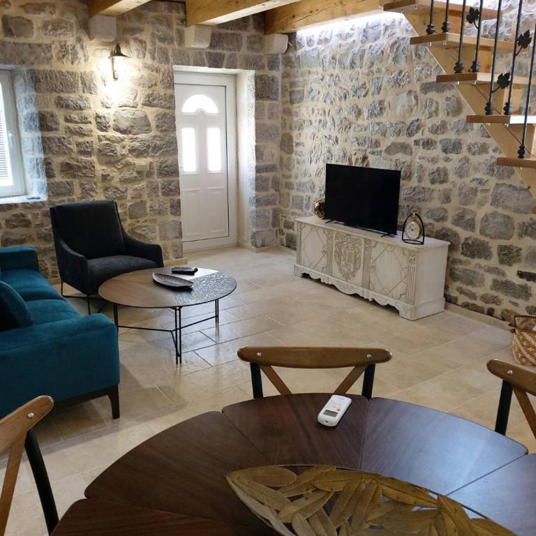 Casa Vecchia - One-Bedroom House - 9