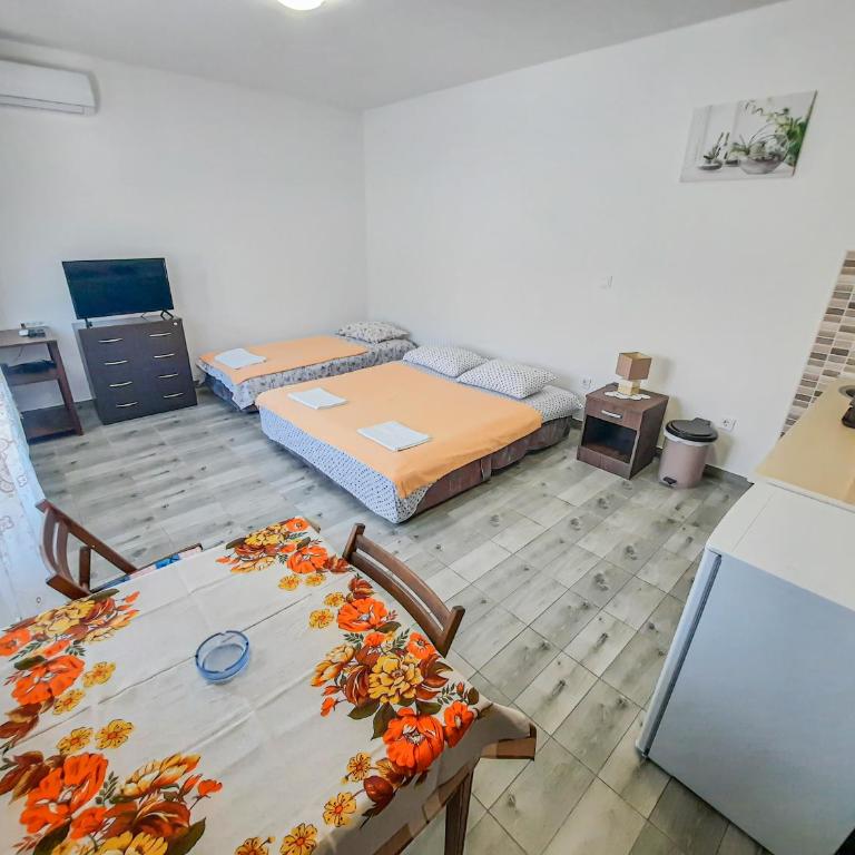 Apartments Chipsy - Standard Apartment - 2