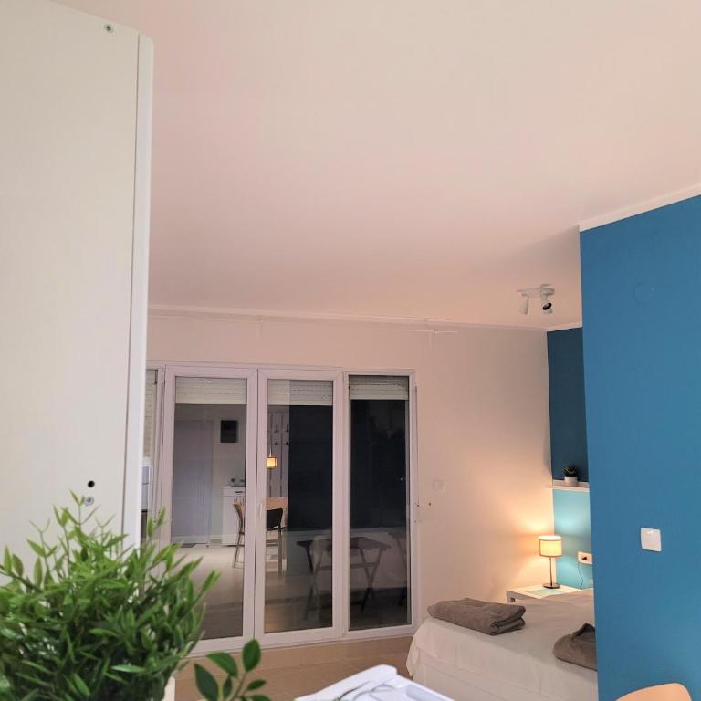 Bella Budva - Studio Lit Queen-Size - 2