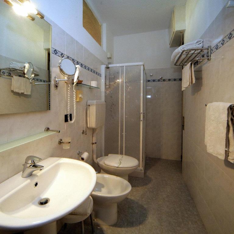 Hotel Marisa - Camera Matrimoniale/Doppia con Letti Singoli - 12