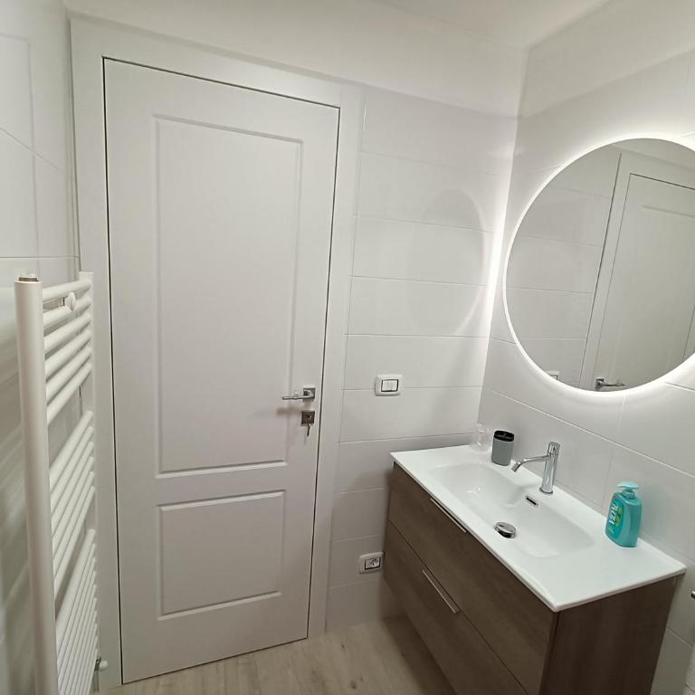VSuites - Standard King Room - 2
