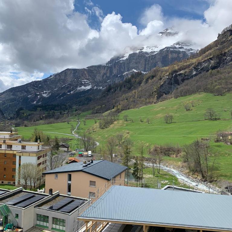 Haus Atlantic Leukerbad - Apartment mit Balkon - 2
