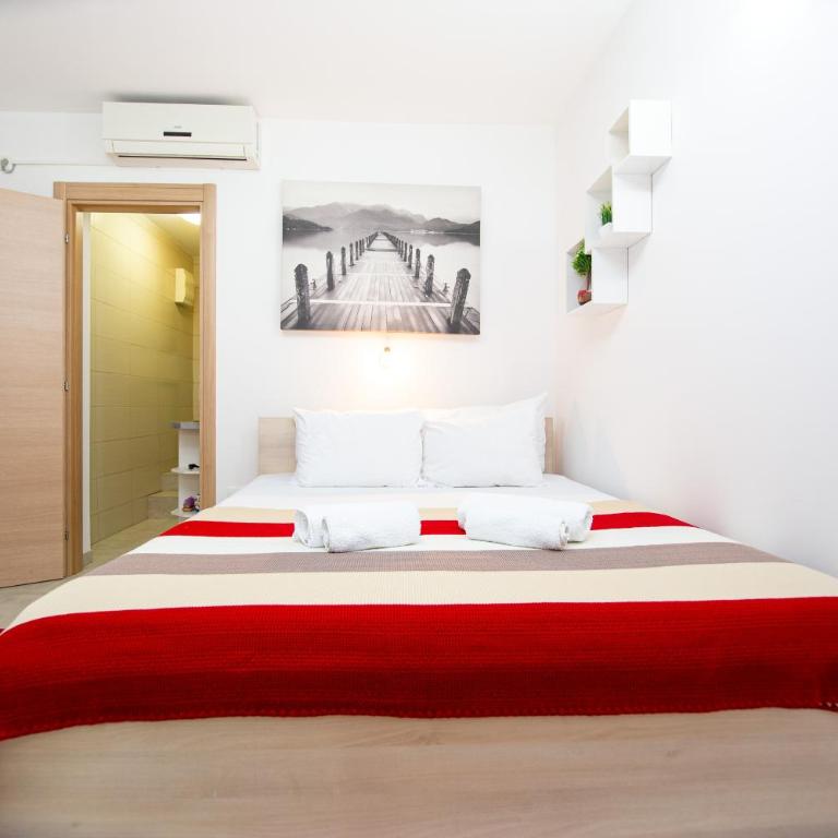 Mejić Apartments - Studio with Terrace - 8